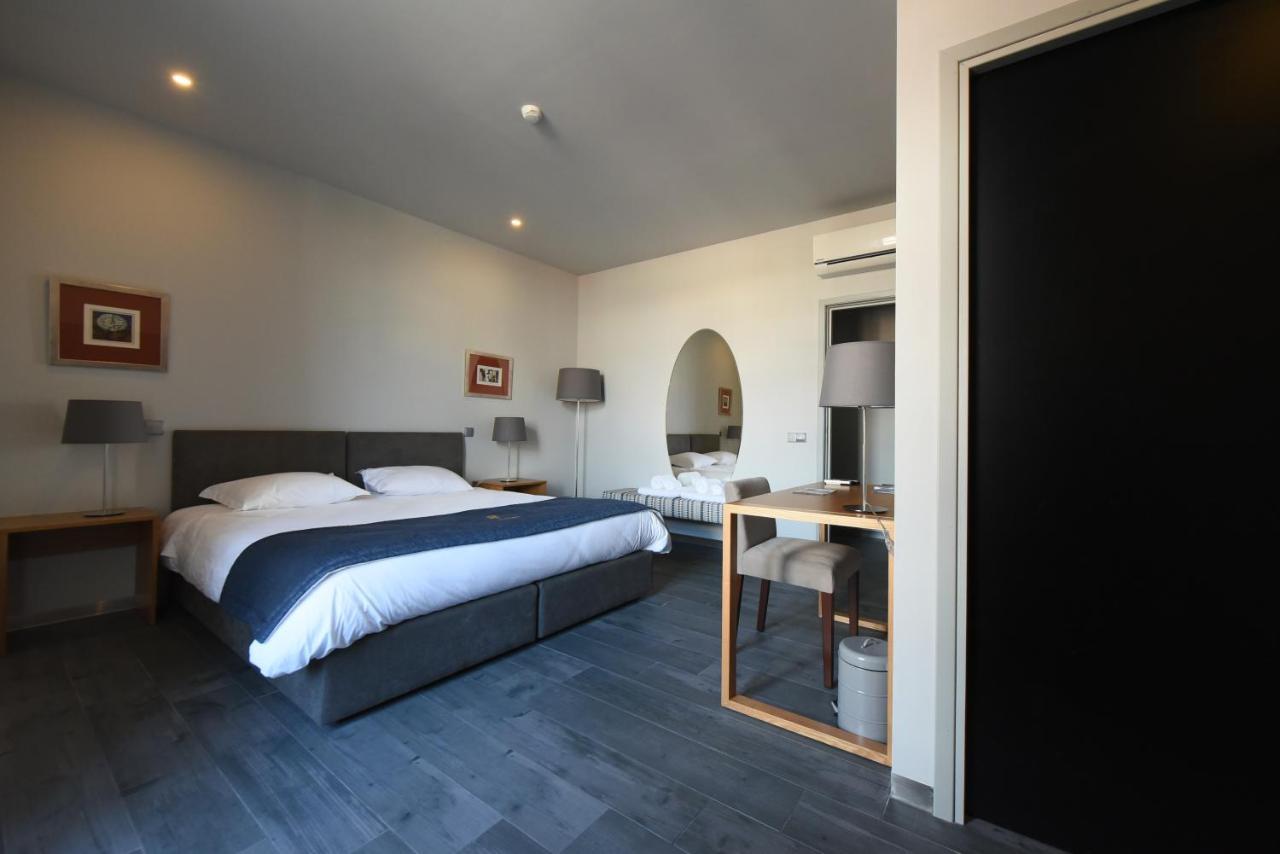8 Villas Hotel Santo Tirso Exterior photo